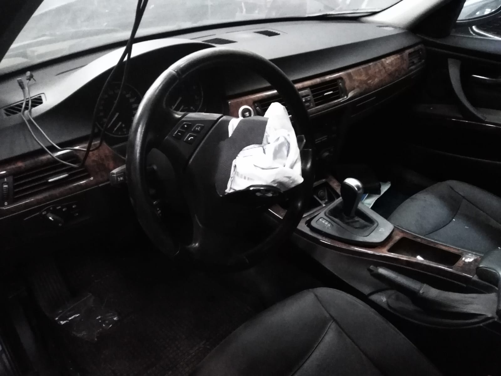 MUñON BMW 325 2006  USADO  EN DESARME